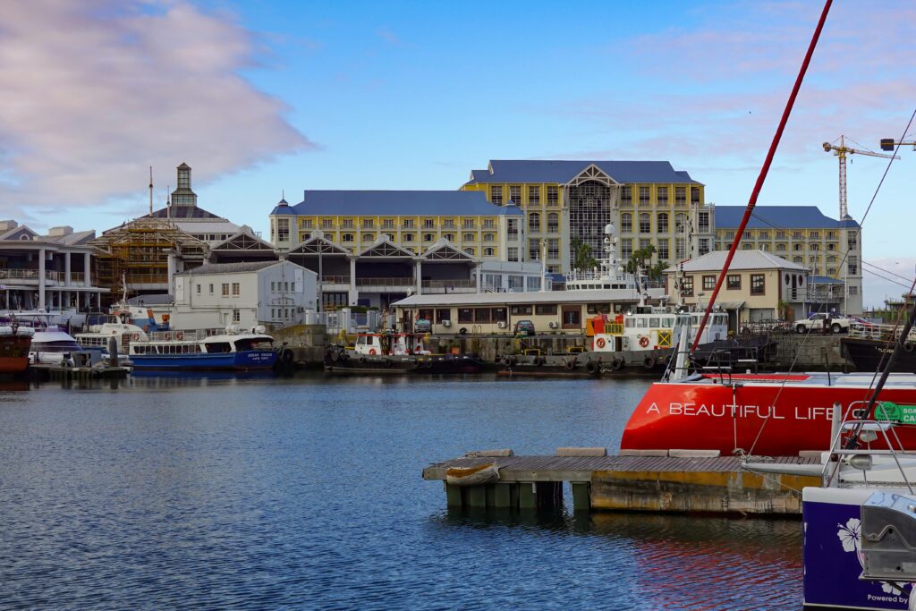 Garden Route e balene, il porto del Victoria and Alfred Waterfront a Cape Town